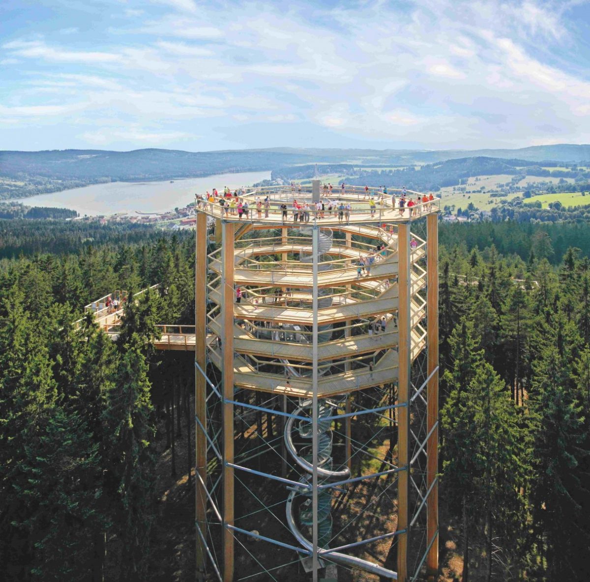 Langste boomkroonpad van Europa geopend in Tsjechië