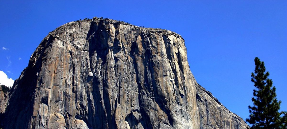Afgebroken rots in Yosemite doodt klimmer