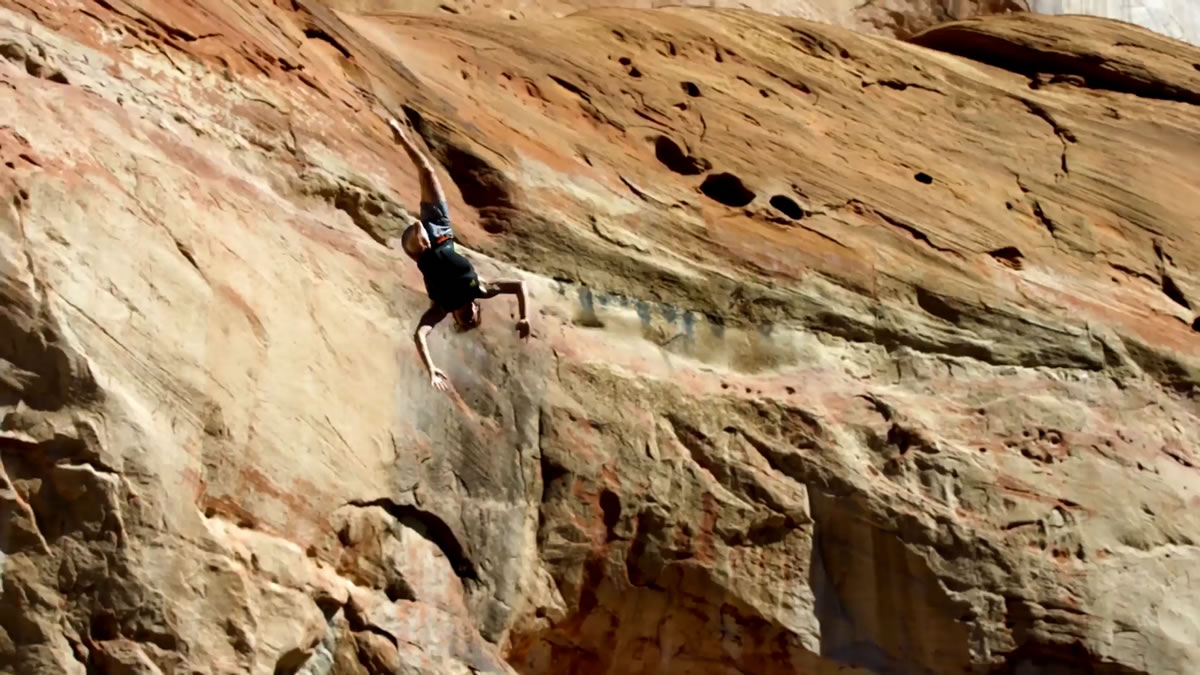 EXTREME VIDEO: Soms gaan stunts niet helemaal goed..