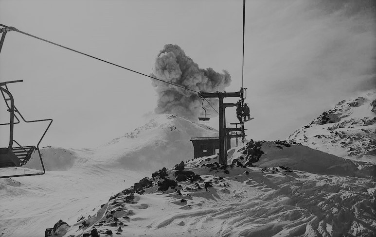 Opmerkelijk: Vulkaan barst uit op skipiste in Chili