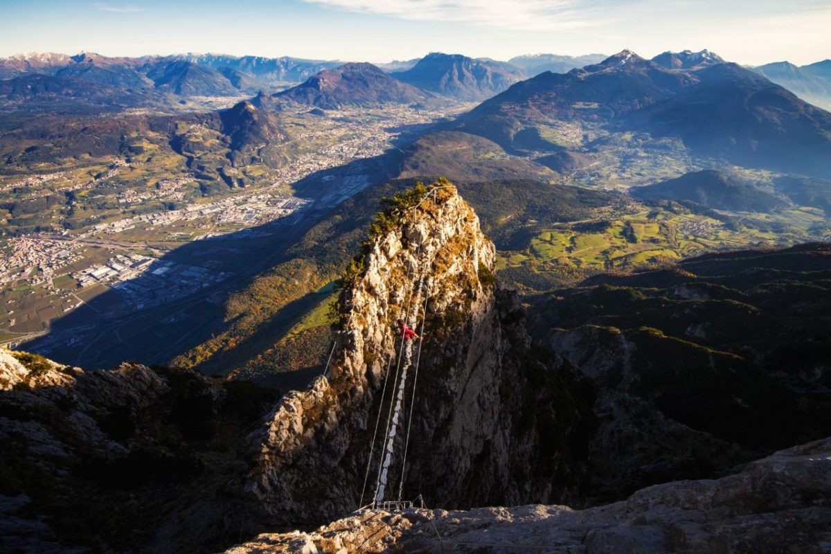 EEN BIJZONDERE HIKETOCHT PARALLEL AAN DE VIA FERRATA DELLE AQUILE