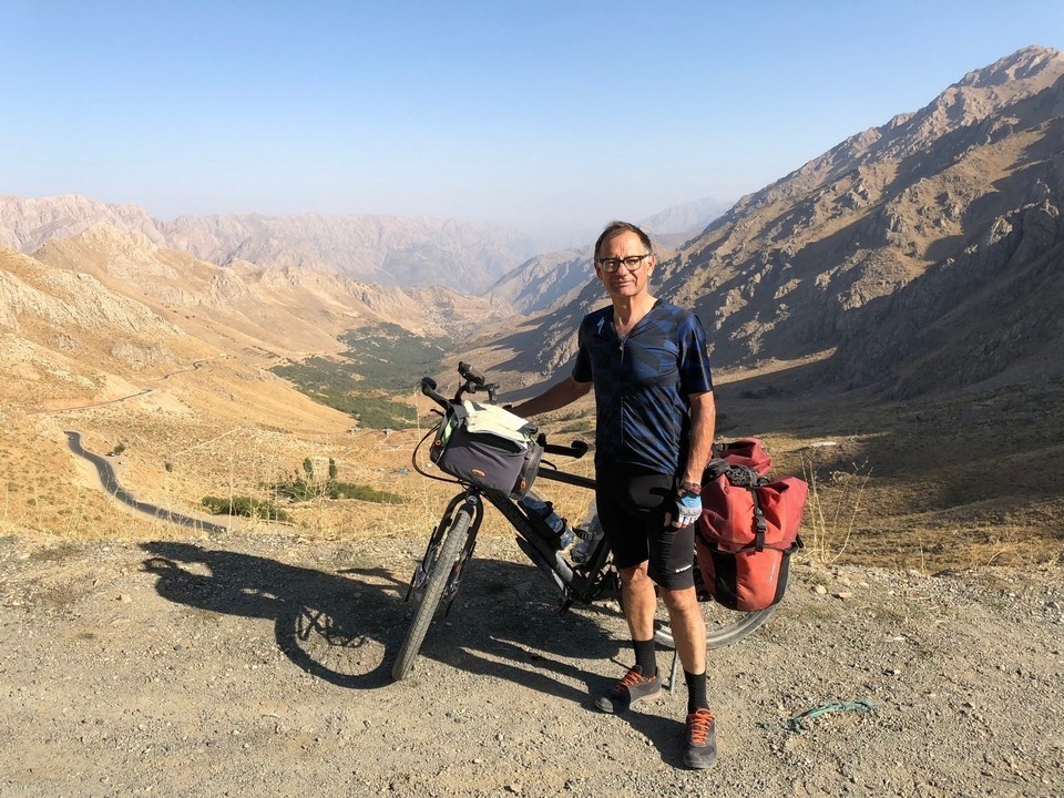 Van dat spul of op de fiets door Iran