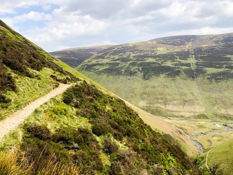 Hiken naar de Grey Mare's Tail in Zuid-Schotland