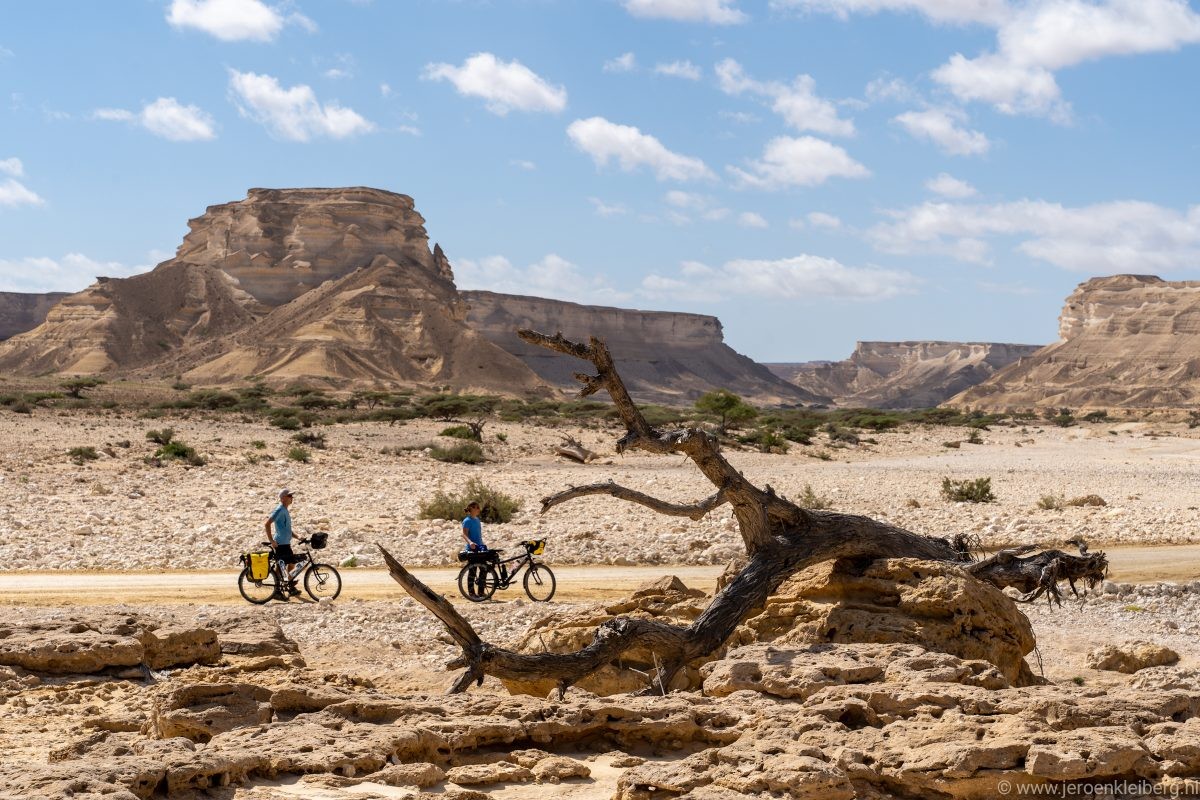 Reisverslag: Fietsen door het ruige zuiden van Oman