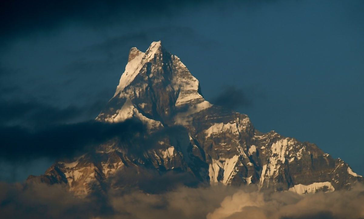 Heftige lawine in Himalaya. Honderden reizigers gered van Anapurna